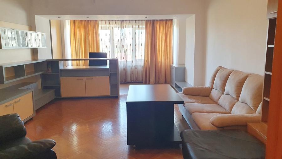 Apartament cu 3 camere decomandat, mobilat în Calea Călărașilor