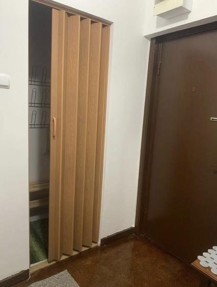Apartament cu 2 camere semidecomandat în Jiului