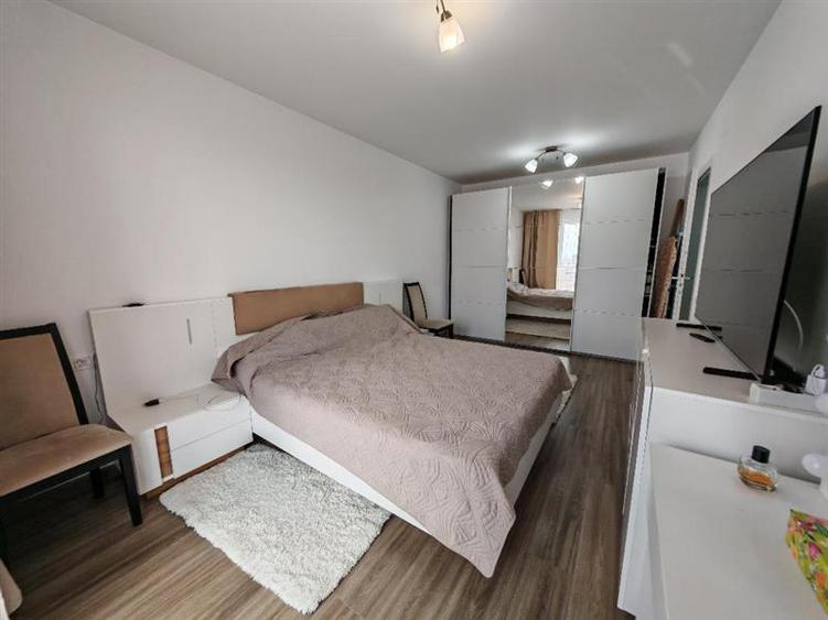 Apartament cu 3 camere decomandat, mobilat în Astra
