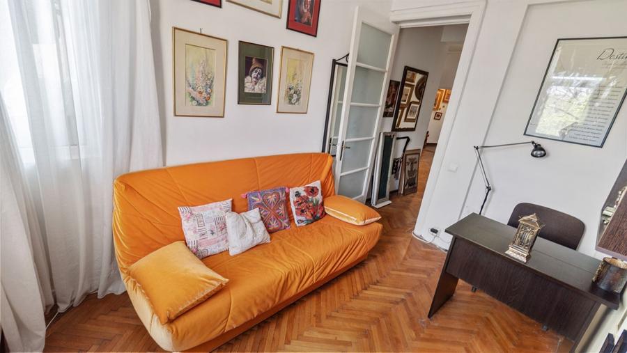 Apartament cu 3 camere în Unirii