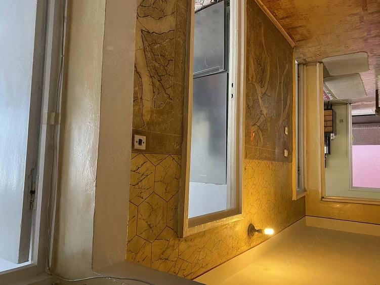 Apartament cu 3 camere semidecomandat în Rogerius