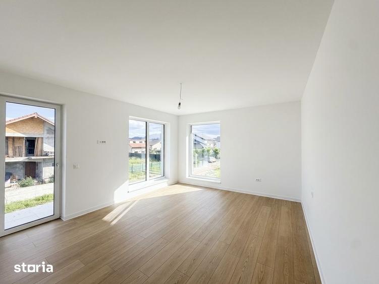 Casă cu 4 camere cu Teren 500 Mp în Sânpetru