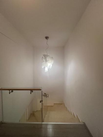 Apartament cu 5 camere decomandat în Herăstrău