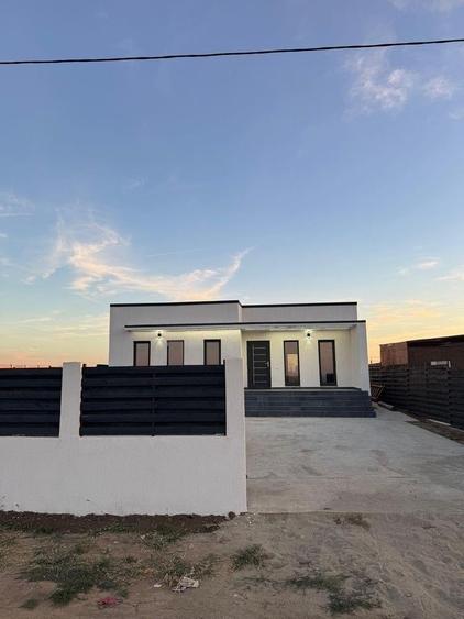Casă individuală cu 4 camere cu Teren 669 Mp în Pielești