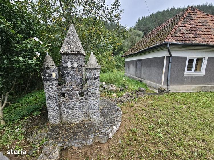 Casă cu 3 camere în Vălișoara