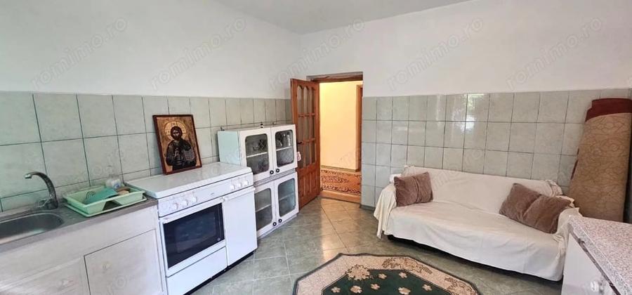 Casă cu Teren 1055 Mp în Vânători