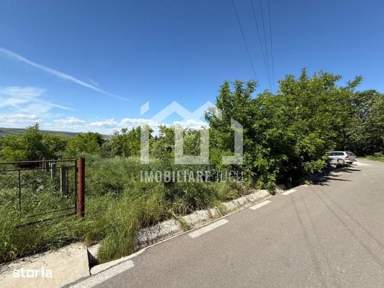 Teren de 1750 mp, în Jucu