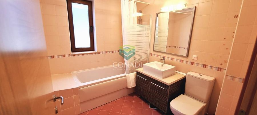 Duplex cu 5 camere cu Canalizare în Iancu Nicolae