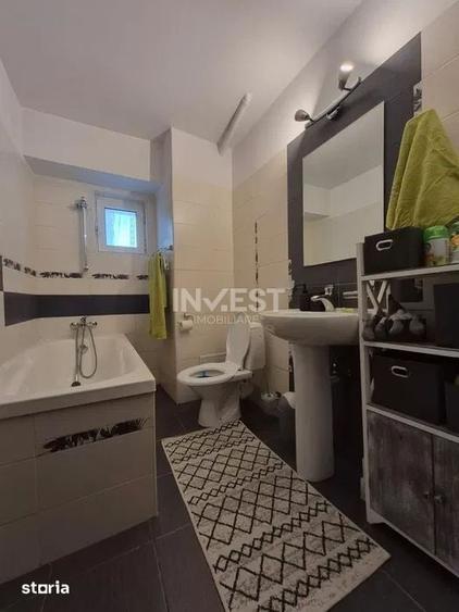 Apartament cu 4 camere decomandat în Nicolina