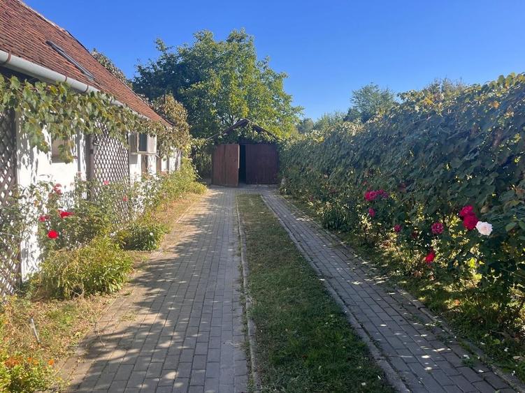 Casă individuală cu 3 camere cu Canalizare în Exterior Vest