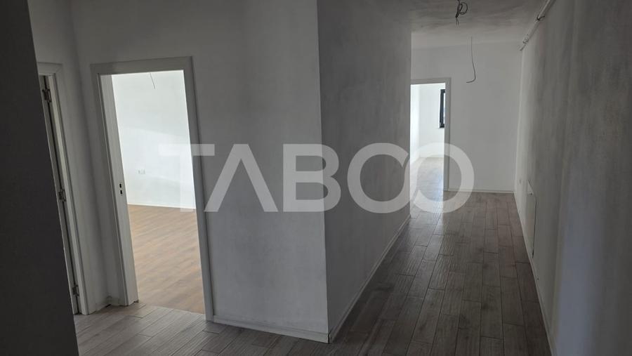 Apartament cu 3 camere decomandat în Sebeș