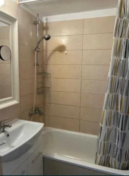 Apartament cu 2 camere decomandat, mobilat în P-ța Romană
