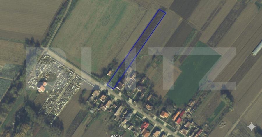 Teren de 3200 mp, în Oar