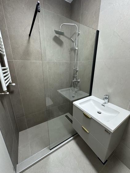 Apartament cu 3 camere decomandat în Satu Nou
