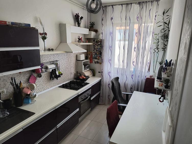 Apartament cu 2 camere decomandat, mobilat în Central