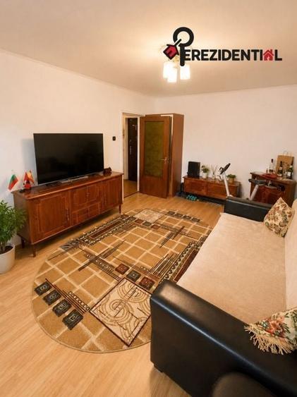 Apartament cu 3 camere decomandat, mobilat în Tineretului