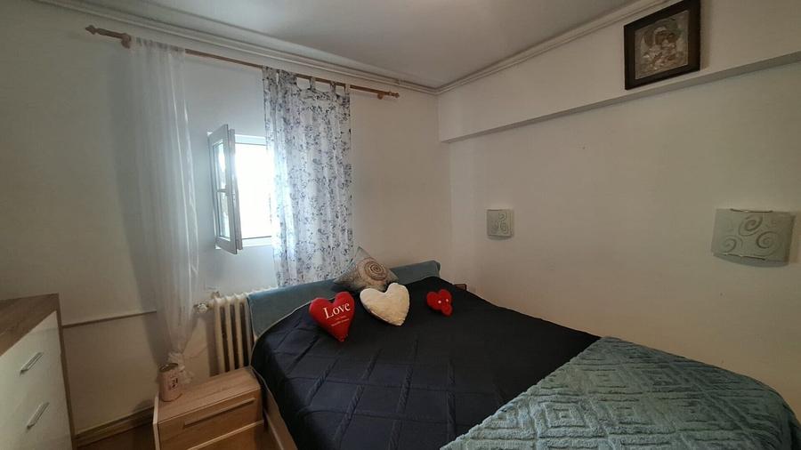 Apartament cu 3 camere decomandat, mobilat în Vatra Luminoasă