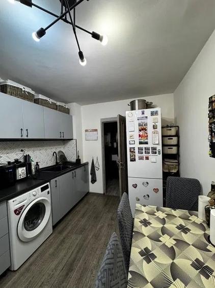 Apartament cu 3 camere decomandat, mobilat în Panduri
