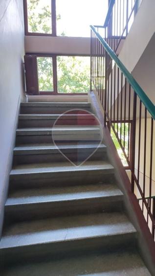 Apartament cu 3 camere decomandat în Dacia