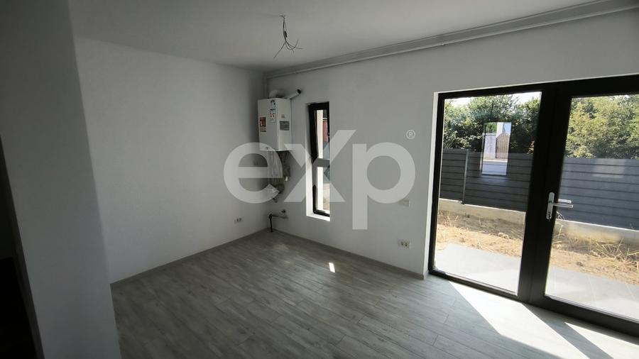 Casă cu 4 camere cu Canalizare în Trivale Platou