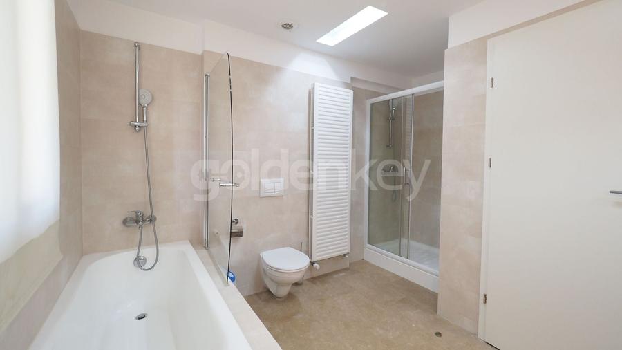 Duplex cu 8 camere cu Canalizare în Pipera