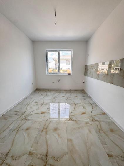 Duplex cu 4 camere cu Canalizare în Moșnița Nouă