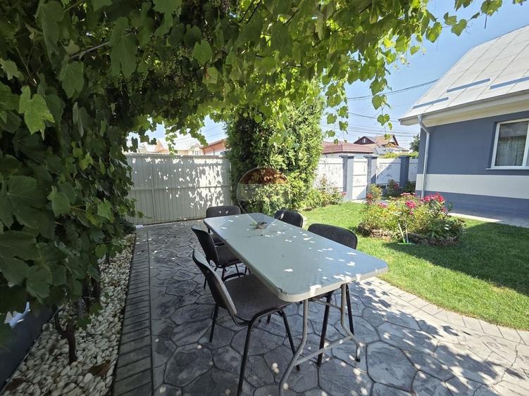 Casă cu 4 camere cu Teren 320 Mp în Central