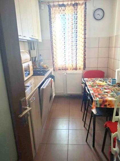 Apartament cu 3 camere decomandat în Colentina