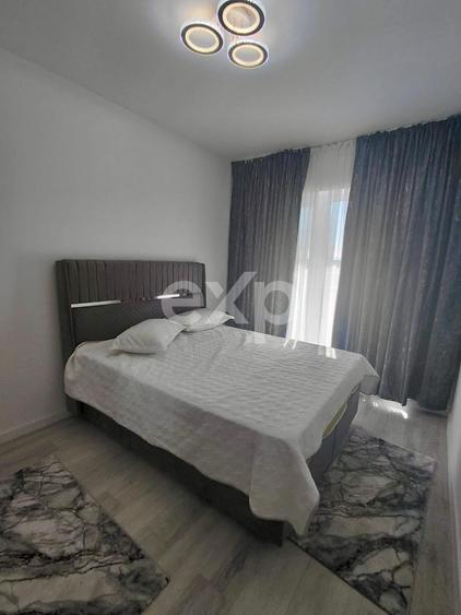 Apartament cu 2 camere decomandat în Tractorul