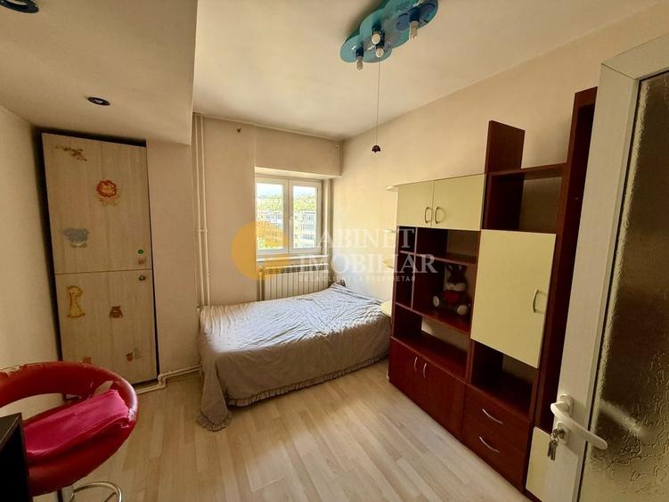 Apartament cu 3 camere decomandat, mobilat în Gară