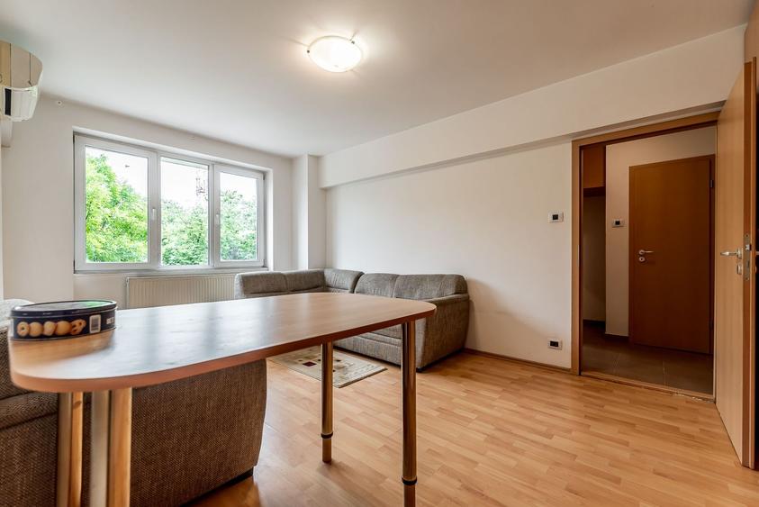 Apartament cu 2 camere semidecomandat, mobilat în Ultracentral