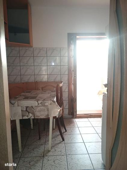 Apartament cu 3 camere decomandat în Patriei