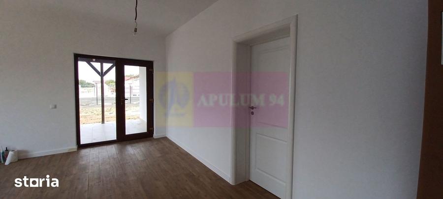 Casă cu 3 camere cu Teren 450 Mp în Săbăreni