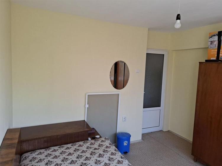 Apartament cu 3 camere decomandat în Viziru 1