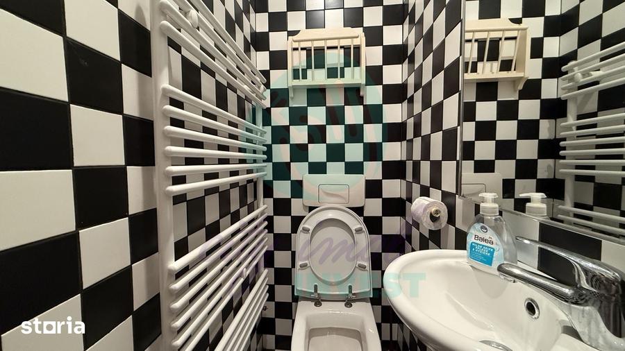 Casă cu 7 camere cu Teren 280 Mp în Central