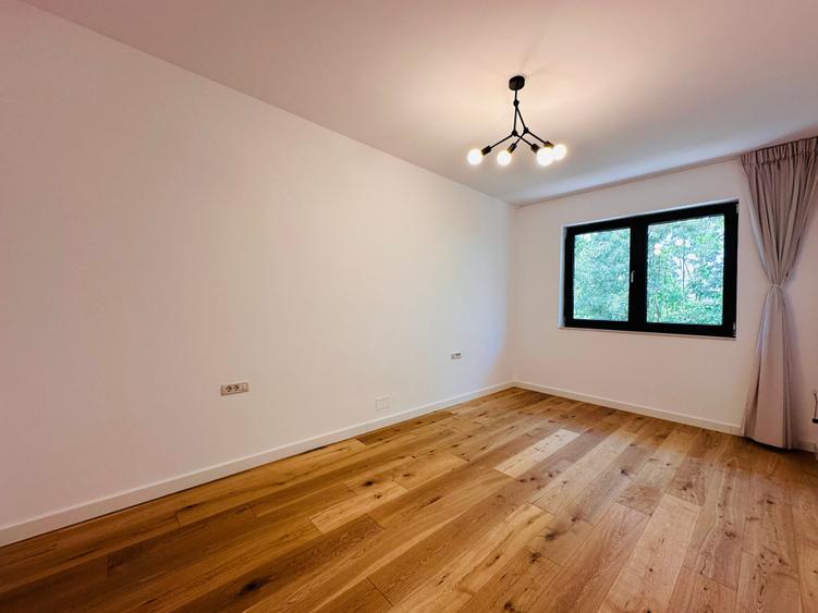 Duplex cu 5 camere cu Canalizare în Corbeanca