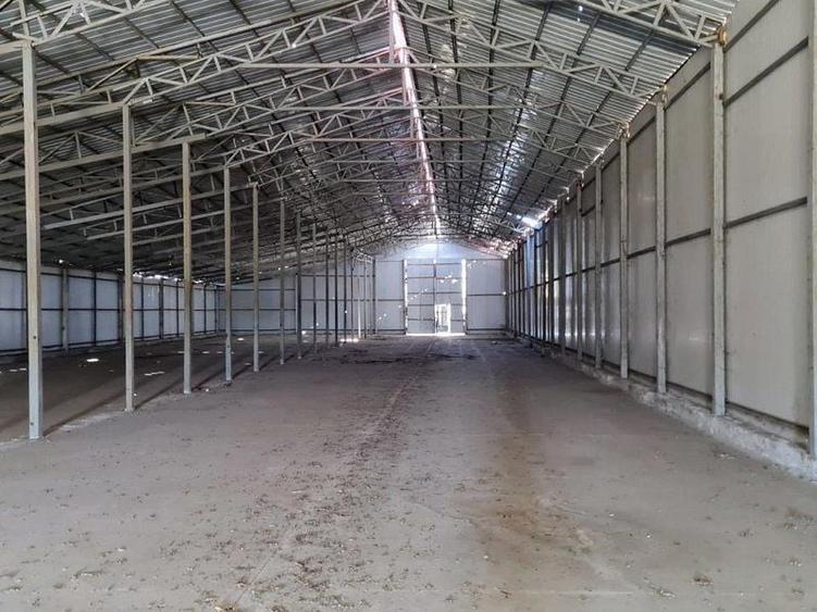 Spațiu industrial, de 1,350 mp, în Sinești