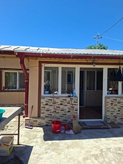 Casă de vânzare în Lungulețu, județul Dâmbovița – 59.000 € - 3