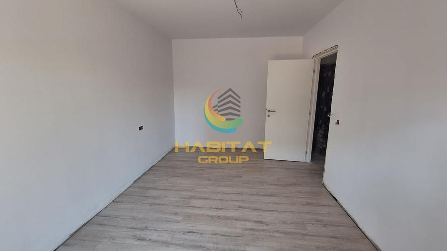 Apartament cu 3 camere semidecomandat în Berceni