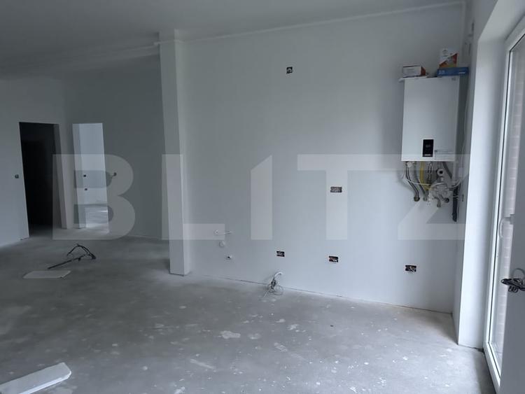 Apartament cu 3 camere decomandat în Careiului