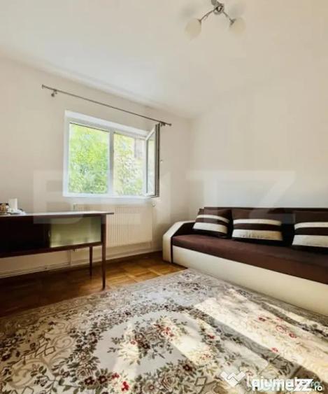 Apartament cu 4 camere decomandat în Girocului
