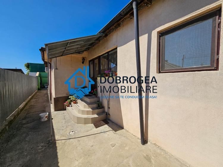 Casă individuală cu 6 camere cu Teren 231 Mp în Păcii