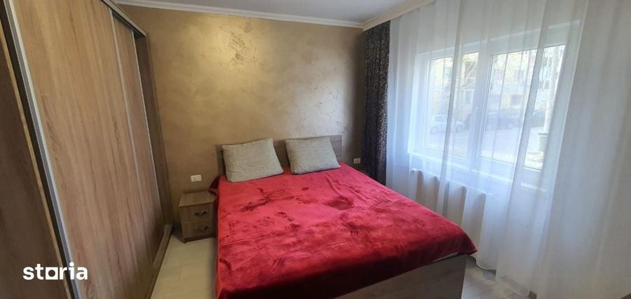 Apartament cu 4 camere decomandat în Rogerius