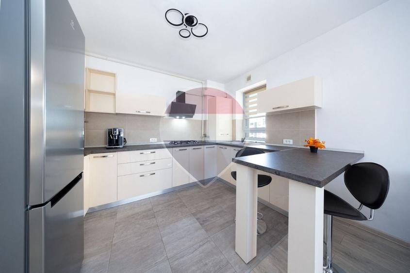 Apartament cu 2 camere decomandat, mobilat în Tractorul