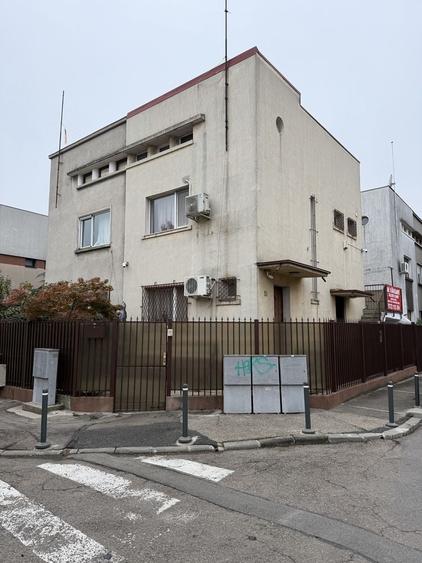 Casă cu 4 camere cu Teren 105 Mp în Vatra Luminoasă
