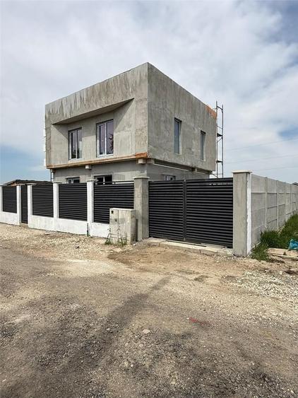 Casă cu 4 camere cu Teren 200 Mp în Pantelimon