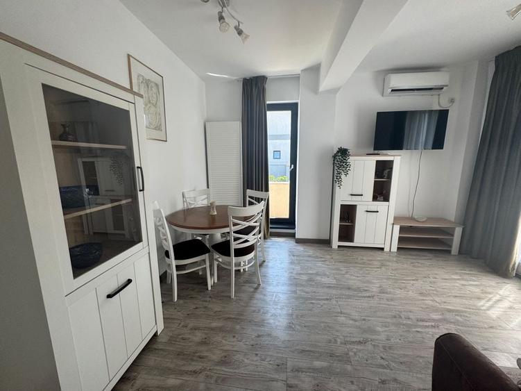 Apartament cu 2 camere decomandat în 1 Mai