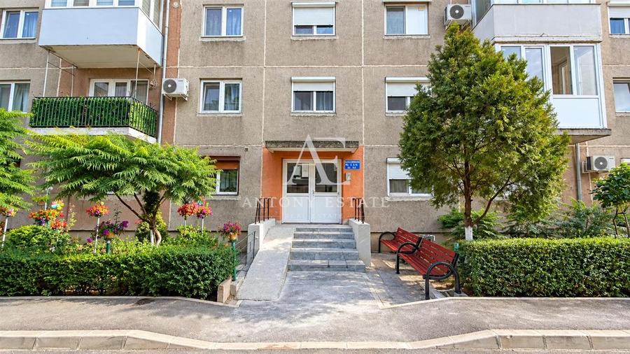 Apartament cu 3 camere semidecomandat în Cantemir
