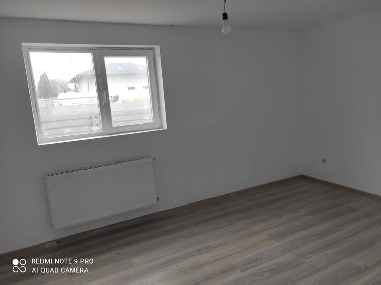 Casă cu 5 camere cu Teren 350 Mp în Tărlungeni