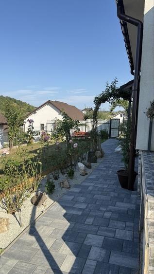 Casă cu 3 camere în Ghinda
